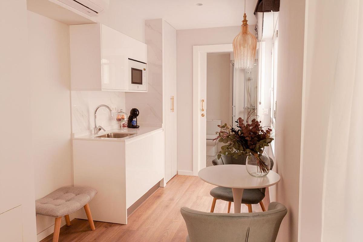 Aniana Alojamiento Boutique โลโกรโญ ภายนอก รูปภาพ